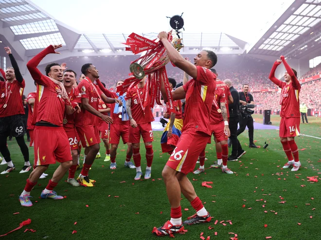 Liverpool je presenetljivo gladko dobil letošnje angleško prvenstvo. FOTO: Phil Noble/Reuters
