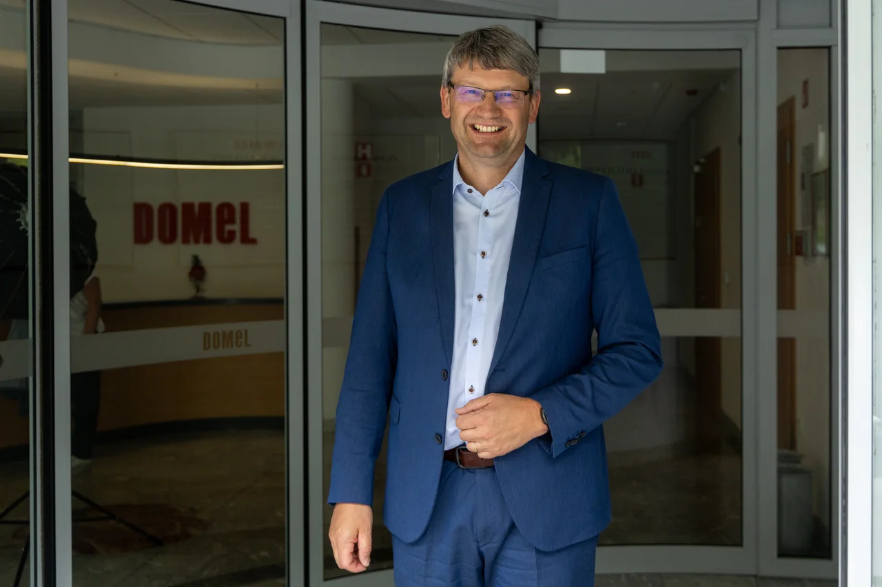 Mag. Matjaž Čemažar, predsednik uprave Domel Holding: »Poklicno in strokovno izobraževanje v Sloveniji, zlasti v škofjeloški regiji, je na zelo visokem nivoju.«  FOTO: Voranc Vogel