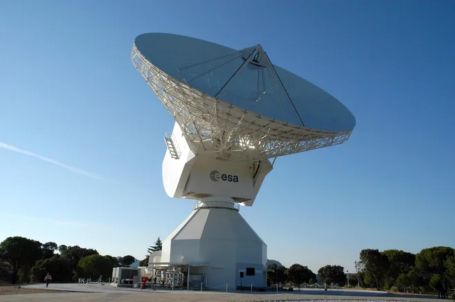 Antena DSA 2 ima premer 35 metrov. FOTO: Esa


 
