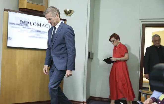 »Sodeč po anketah in prepričanju, da vlada ne dela dobro, ni dovolj,« odgovori politolog in politični analitik Marko Hočevar na vprašanje, ali bodo reformni uspehi, s katerimi se hvali vlada Roberta Goloba, dovolj, da si koalicija v sedanji sestavi na parlamentarnih volitvah zagotovi še en mandat. Foto Jože Suhadolnik