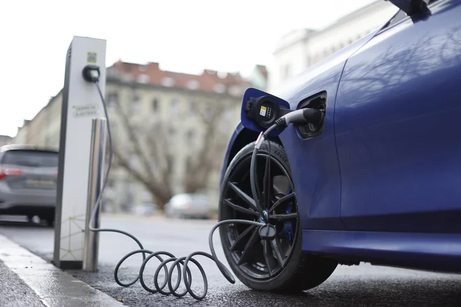 The burden of promoting the transition to electric mobility must be divided into all vehicles. Photo: Leon Vidic/Work