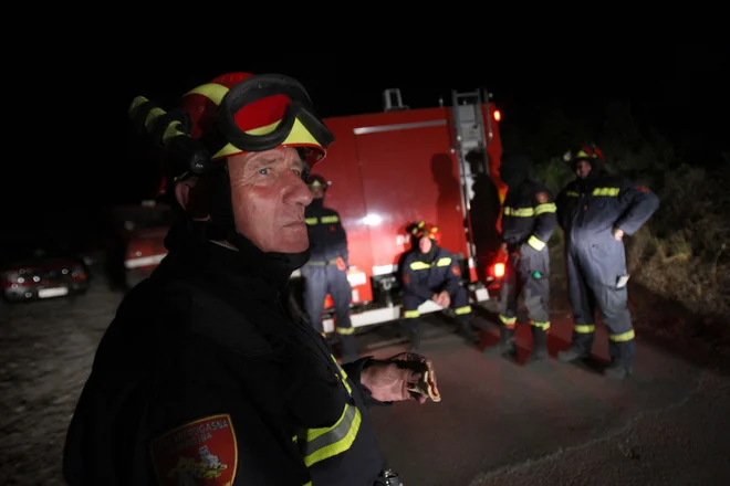 Intervencija hrvaških gasilcev, simbolna fotografija. FOTO: Jure Eržen/Delo