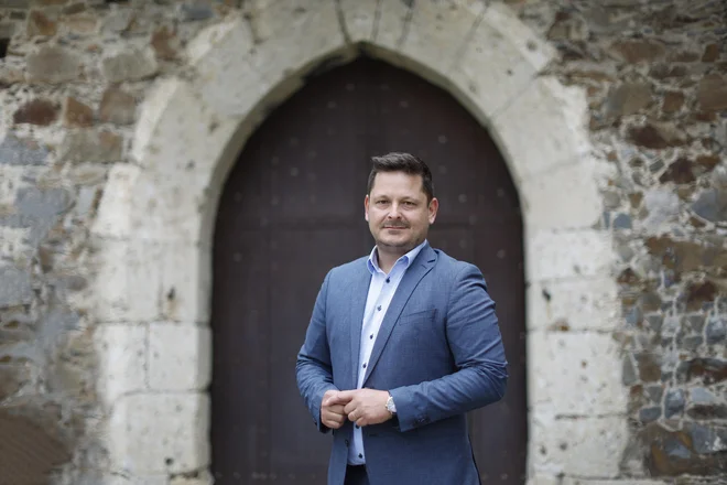 Luka Jezeršek: Romantika mora biti, a fino je, da ti vmes ne odklopijo elektrike