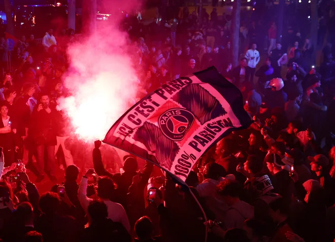 Strasti bo brzdalo več tisoč policistov. FOTO: Abdul Saboor/ Reuters