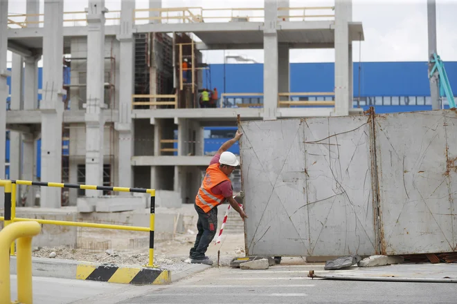 Construction inspection is accelerated, 81 facilities must