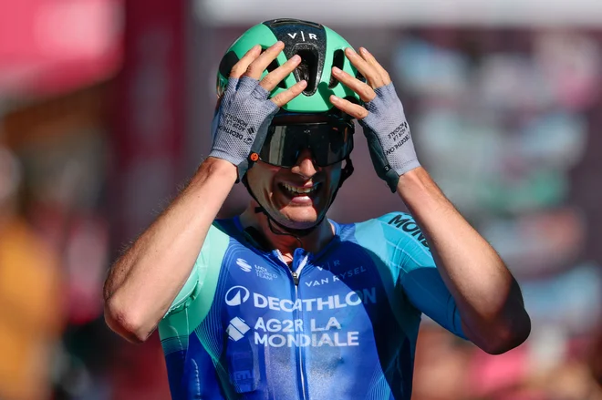 Francoz Nicolas Proddhomme je junak kraljevske etape na Giru. FOTO: Luca Bettini Afp