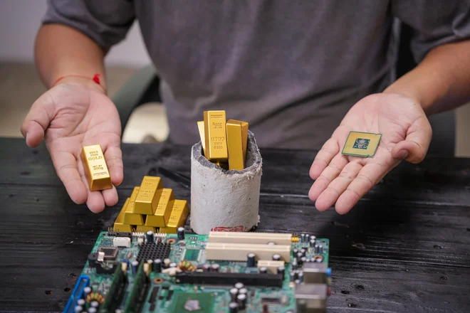 Robots solve e-waste problems