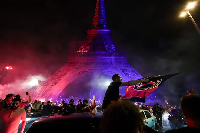 Navijaško slavje v Parizu. FOTO: AFP