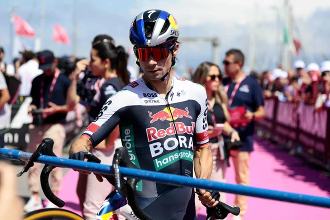 Primož Roglič bo kljub padcem na Giru med kandidati za vrh na Touru. FOTO: Luca Bettini/AFP