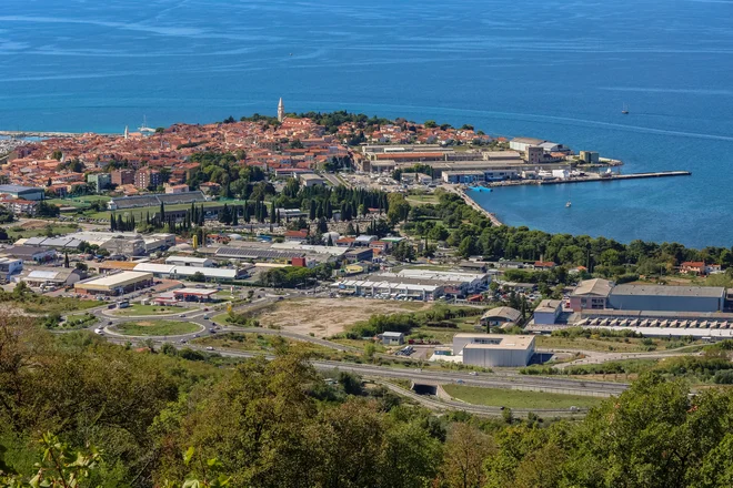 Od kod zamisel, da Slovenci pokrajino z večtisočletnim imenom Istra preimenujejo v Obalo? FOTO: Črt Piksi