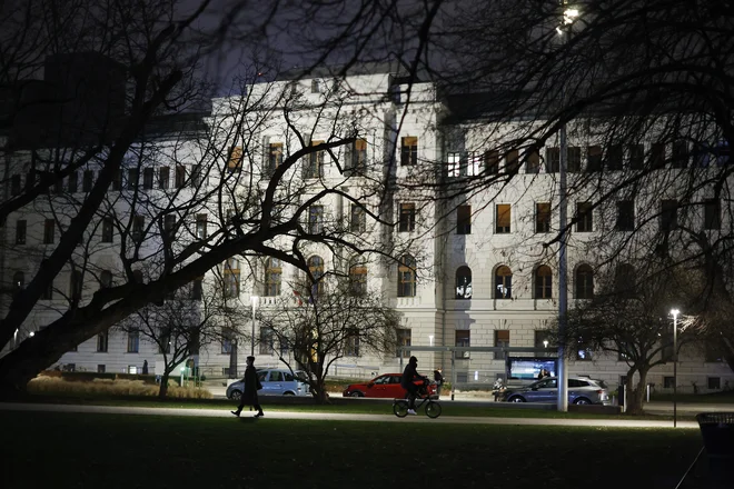 Poslanec deželnega zbora je izgubil tudi pravico, če je bil poslanec v kazenski preiskavi. FOTO: Leon Vidic/Delo