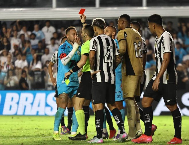 To bi lahko bil njegov zadnji nastop za matični klub, saj njegova pogodba velja le še ta mesec. FOTO: Thiago Bernardes/Reuters