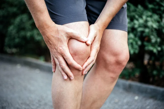 Comprehensive treatment of medial meniscus rupture