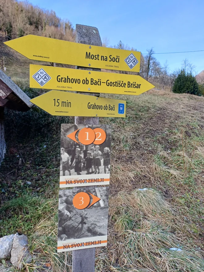 Območje je prepleteno z več pohodnimi potmi, med njimi je tudi tematska Na svoji zemlji. FOTO: Alenka Zgaga