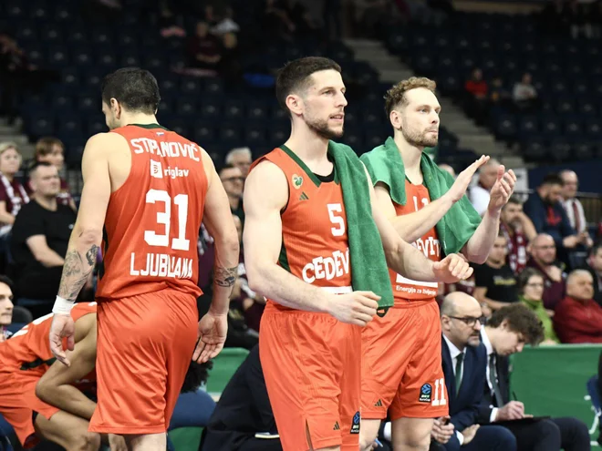 Ljubljanski košarkarji so povedli v finalu. FOTO: Cedevita Olimpija