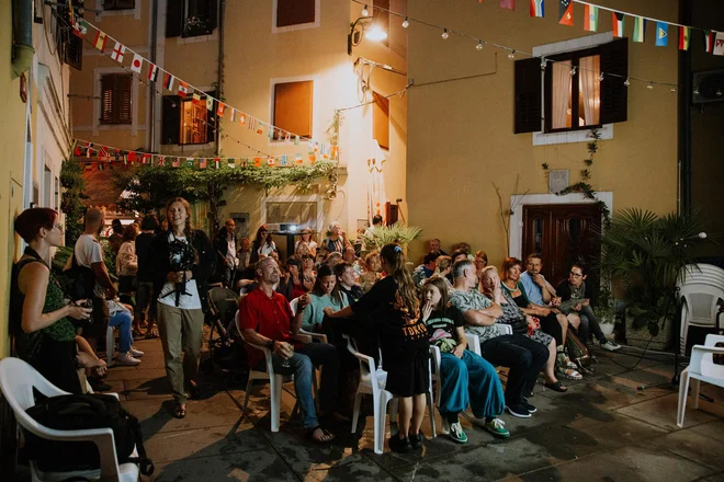 Festival ljubiteljem filma v 21. ediciji prinaša 129 filmov iz 36 držav, od tega 45 celovečernih in 84 kratkih. FOTO: Amadeja Smrekar/arhiv Kina Otok