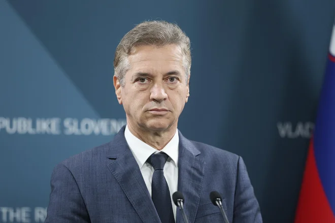 Predsednik vlade Republike Slovenije Robert Golob se bo danes v Lozani na povabilo predsednika Mednarodnega olimpijskega komiteja (Mok) Thomasa Bacha udeležil vrha Olympism365. FOTO: Jože Suhadolnik