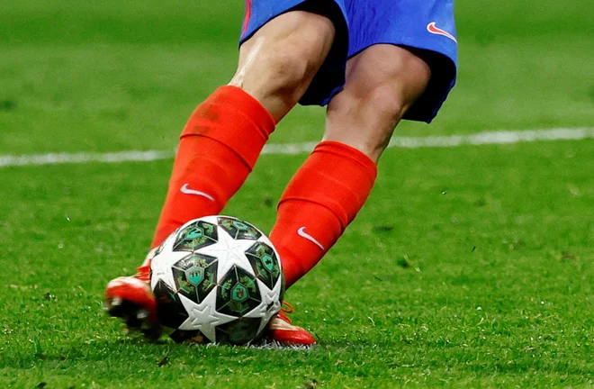 The spring show of the eighth Champions League final between Madrid rivals, Atlétic and Real, raised a lot of dust. Photo: Susana Vera/Reuters