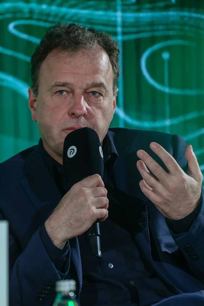 Marko Grobelnik iz laboratorija za umetno inteligenco na Institutu Jožef Stefan. FOTO: Črt Piksi/Delo