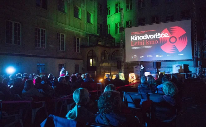 Kinodvorišče so odprli s premiero filma Vermiglio italijanske režiserke Maure Delpero. FOTO: Nada Žgank