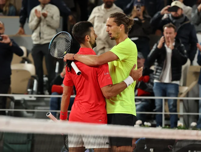 Novak Đoković bo trinajstič zaigral v polfinalu odprtega prvenstva Francije. FOTO: Gonzalo Fuentes/Reuters