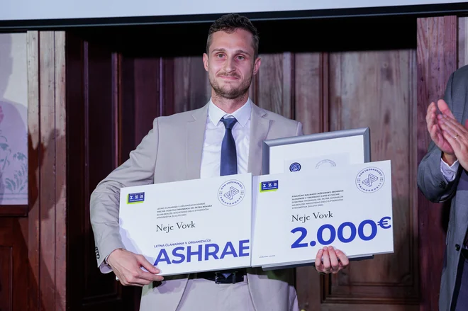 Nejc Vovk, prejemnik priznanja dr Petra Novaka FOTO: Matjaž Rust/Inženirska zbornica Slovenije