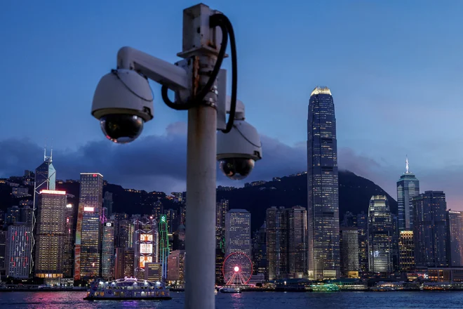 Kitajci sistem kamer CCTV razumejo kot dober primer uporabe napredne tehnologije za individualno in javno dobro. FOTO: Tyrone Siu/Reuters