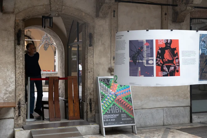 Osrednja razstava Ekscentričnost – Oblikovanje izven središča bo v ljubljanski mestni hiši na ogled do konca meseca. FOTO: Črt Piksi