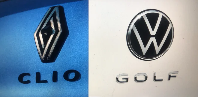 Renault clio je najpogostejši avtomobil v slovenskem voznem parku, tik za njim je volkswagen golf, oba sta kljub nekaj manjšim številkam še vedno daleč pred tekmeci. FOTO: Renault/volkswagen