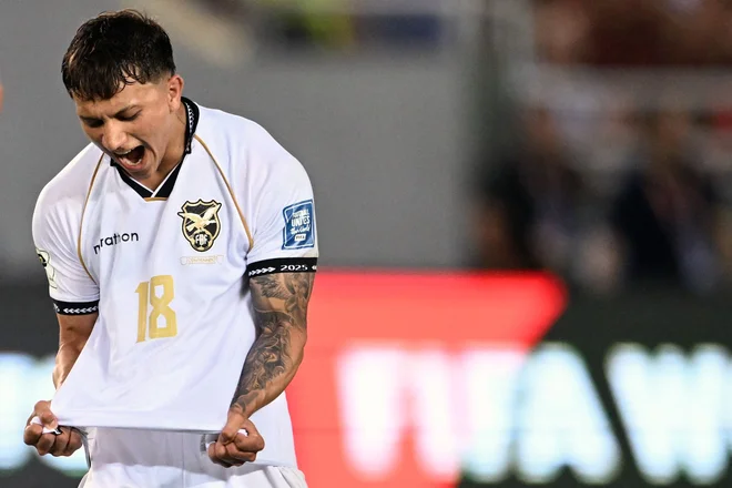 Lucas Chavez je zadel vratnico. FOTO: Juan Barreto/AFP