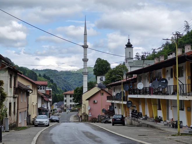 Srebrenica je bila nekoč cvetoče in bogato mesto. FOTO: Anja Intihar