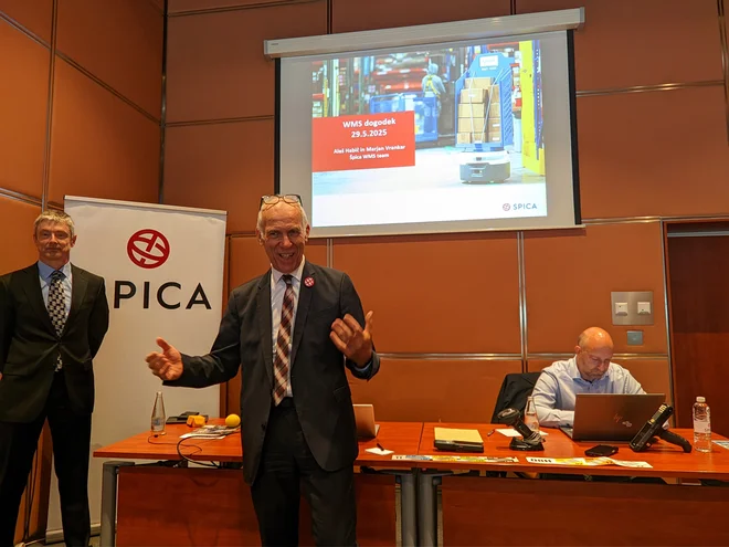 Letošnji sejem Logimat, največji sejem na svetu s področja logističnih rešitev, je bil jasen znak, da stvari gredo v smer vse večje avtomatizacije in robotizacije pa tudi rabe tehnologij umetne inteligence. FOTO: Miran Varga