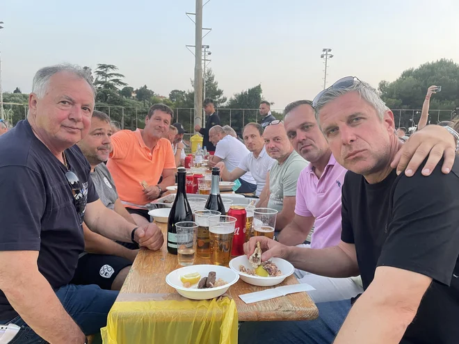 Slovenian national veterans also had a lot to say after the match; From left: Jože Prelogar, Alfred Jermanis, Davor Škerjanc, Robert England, Goran Jolič and Alexander Knavs. Photo Rok Tamše
