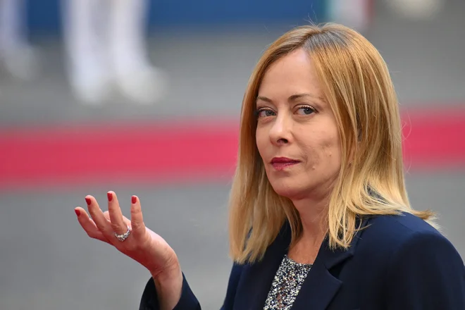 Giorgia Meloni je prišla na volišče, glasovnic pa ni dvignila.
FOTO: Alberto Pizzoli/AFP