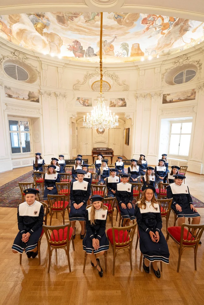 Pomembno se jim zdi, da otroci na vajah uživajo, kar je pri dekletih očitno. Uživajo predvsem v tem, da so vse boljše, zvok pa vse lepši. FOTO: Lukas Beck
