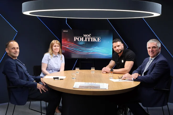 Pogovar s sopredsednico stranke Vesna Urša Zgojznik, predsednikom stranke Fokus Markom Lotričem in predsednik stranke Resnica Zoranom Stevanovićem. FOTO: Marko Feist