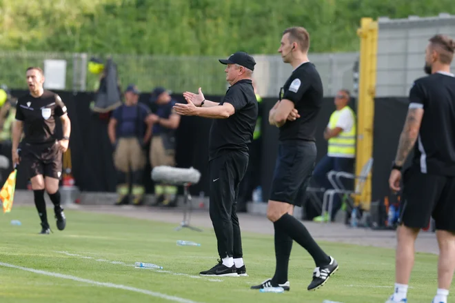 Matjaž Kek je pohvalil svoje izbrance. FOTO: Leon Vidic/Delo