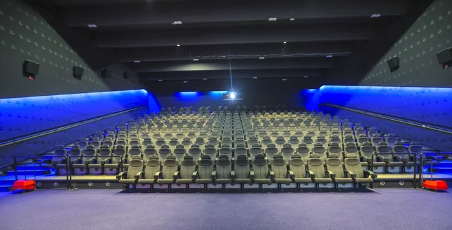 Vse dvorane so opremljene z najsodobnejšo avdiovizualno tehnologijo, naprednim ozvočenjem, LED-zasloni in svetlobnimi učinki. FOTO: Jože Suhadolnik
