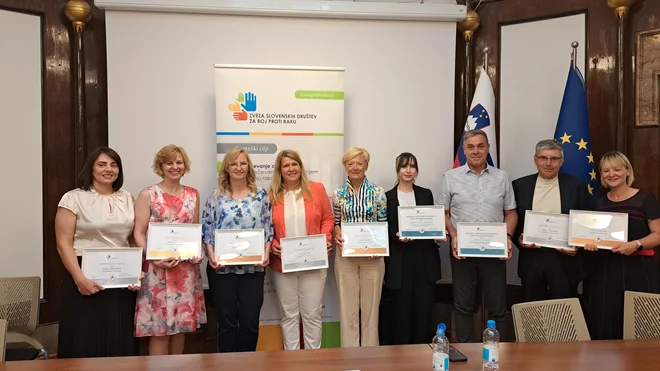Winners of awards who, through their work, made a significant contribution to raising awareness and preventing cervical cancer. Photo: Archive of the Union of Regional Cancer Societies