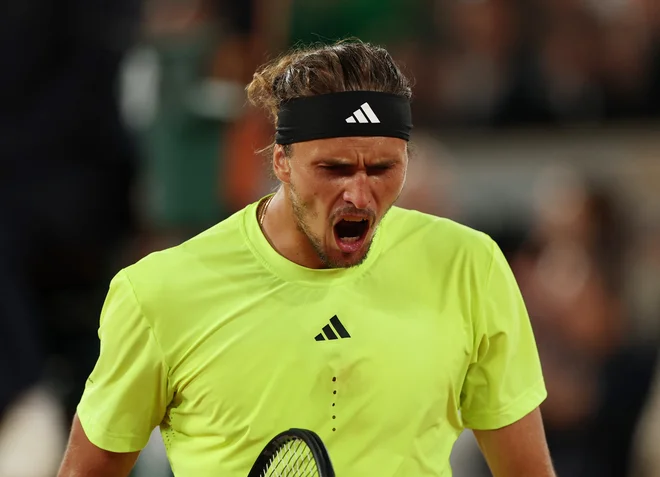 Alexander Zverev se je od Pariza poslovil v četrtfinalu. FOTO: Gonzalo Fuentes/Reuters