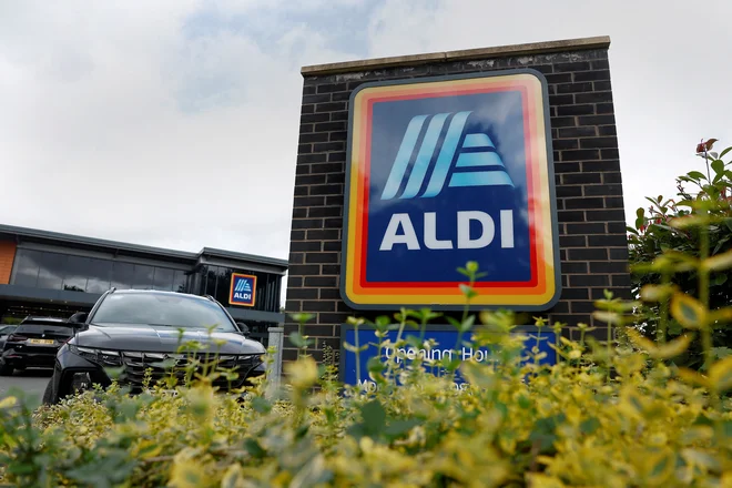 The owner of Milka sues Aldi for copying, Hofer with border practices as well with us