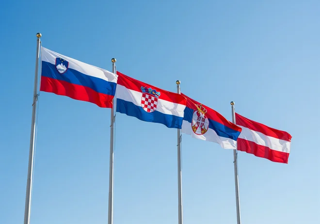 Svet Evrope ponovno Slovenijo poziva, da kot manjšinjske jezike prizna hrvaški, srbski in nemški jezik. FOTO: Delo UI