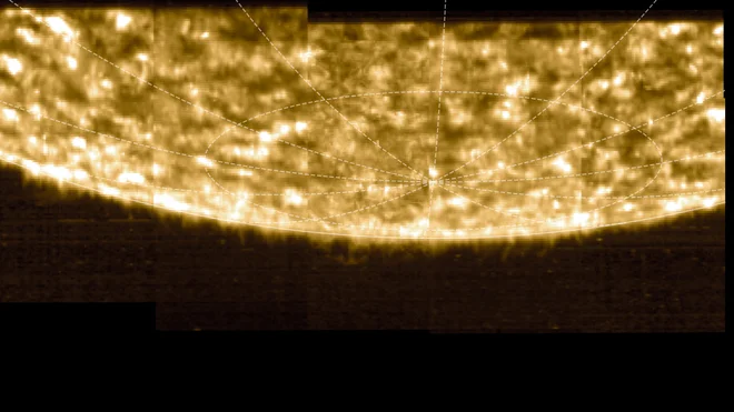 Sonce je naša najbližja zvezda, ki daje življenje, a je hkrati tudi potencialni motilec sodobnih sistemov na Zemlji. FOTO: European Space Agency/Reuters