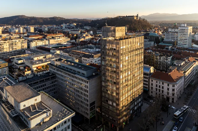Zaposleni v državni upravi si stanovanjsko vprašanje lahko rešijo s pridobitvijo službenega stanovanja. Teh je največ v Ljubljani, FOTO: Voranc Vogel/Delo