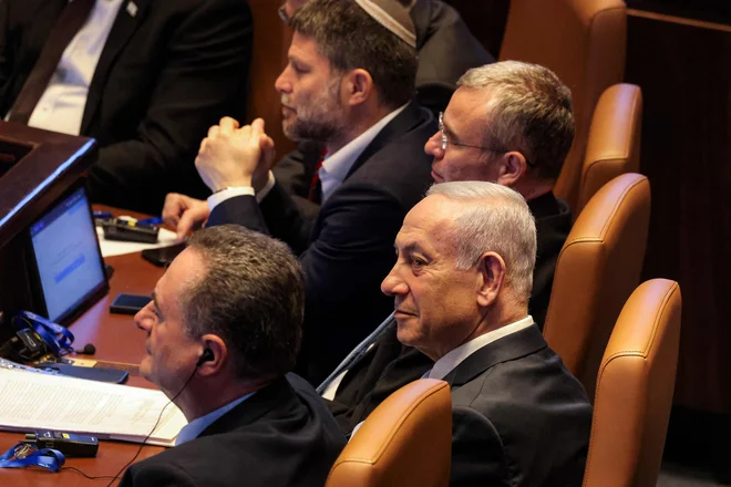 Najnovejše zaostrovanje varnostnih razmer v regiji je sovpadlo z vladno krizo v Izraelu, ki pa se je po skoraj tednu dni negotovosti končala s pomembno zmago kontroverznega Netanjahuja. FOTO: Menahem Kahana/Afp