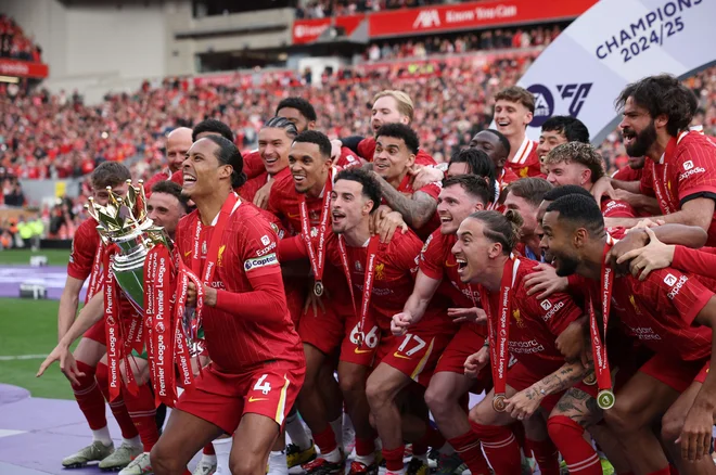 Med najmočnejšimi nogometnimi prvenstvi je angleško, premier league, še vedno z naskokom najdosnosnejo. FOTO: Phil Noble/Reuters