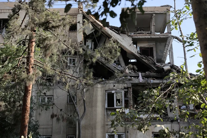 Poškodovana stavba v Teheranu. FOTO: Majid Asgaripour via Reuters