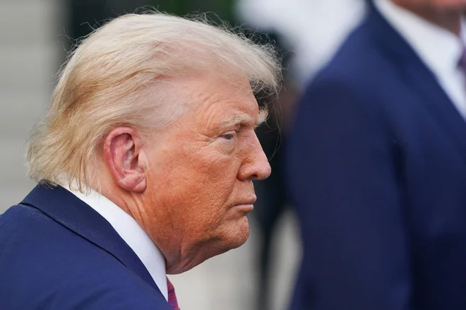 V dnevih in tednih po napovedi carin je po pričakovanjih smer kapitalskih trgov premikala Trumpova predvidljiva nepredvidljivost. FOTO: Nathan Howard Reuters