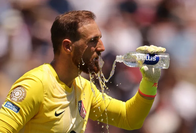 Jan Oblak je prejel v prvi tekmi na SP štiri gole. FOTO: Daniel Cole/Reuters