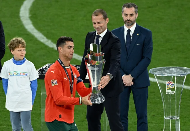 Alexander Cheferin collapsed another tradition, also mentioned by Celje